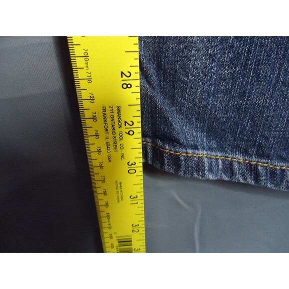 Levi’s 559 Straight Leg Mid Rise Jeans Medium Was Mens Size 32x30 - Picture 7 of 8